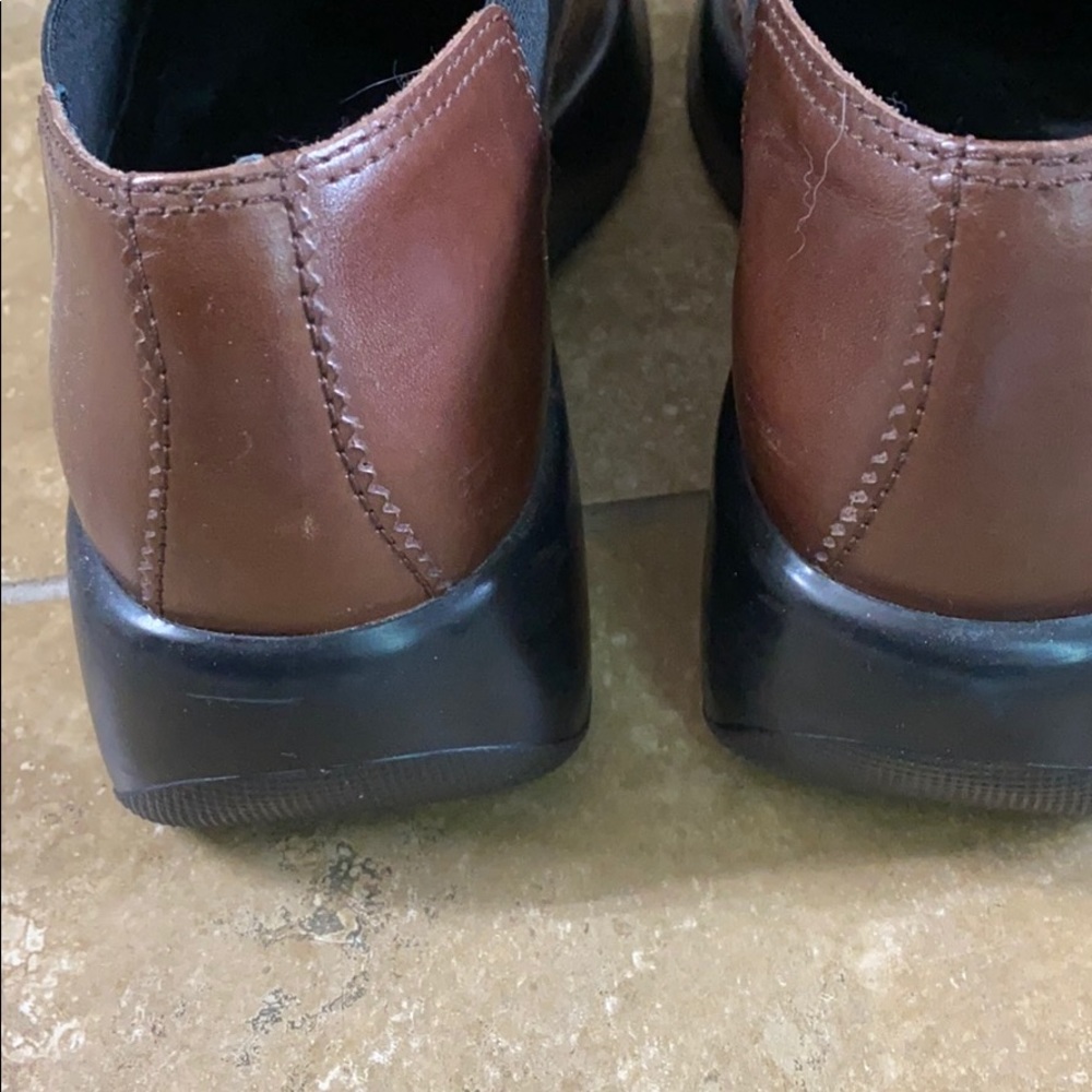 Shoes - Picture 3 of 4